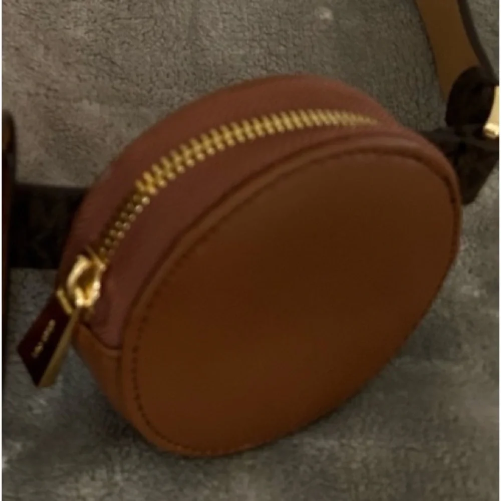 NWT Michael Kors Womens Brown Leather Double Pounch bag on belt. - Picture 6 of 10